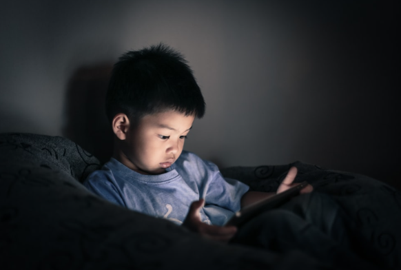 Screen Time Guidelines For Children To Keep Kids Happy & Healthy